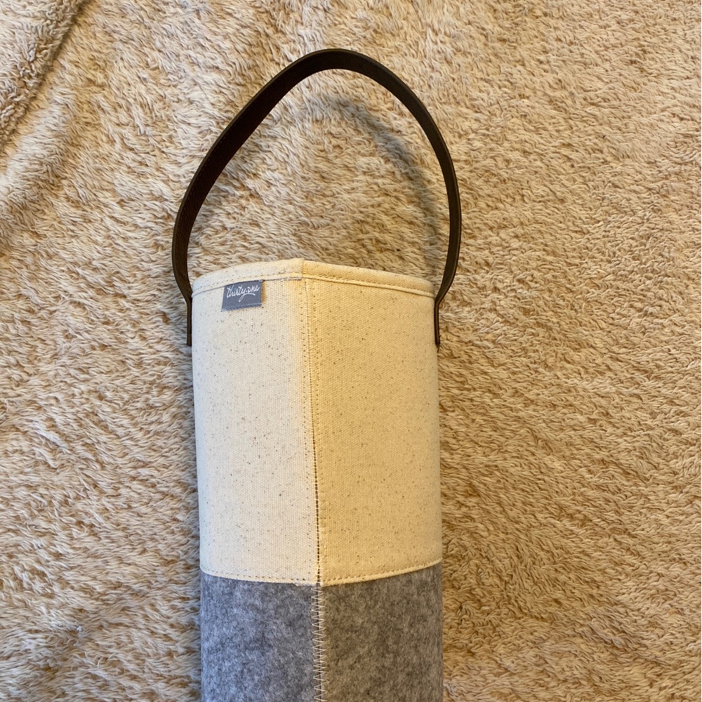 31 wine bottle tote.  Never used.